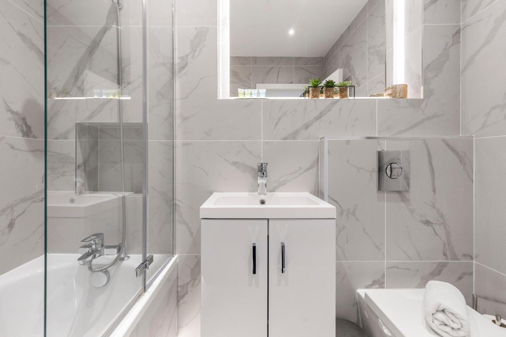Luxurious 2 Bedroom - Apartment - Central Location Londres Extérieur photo