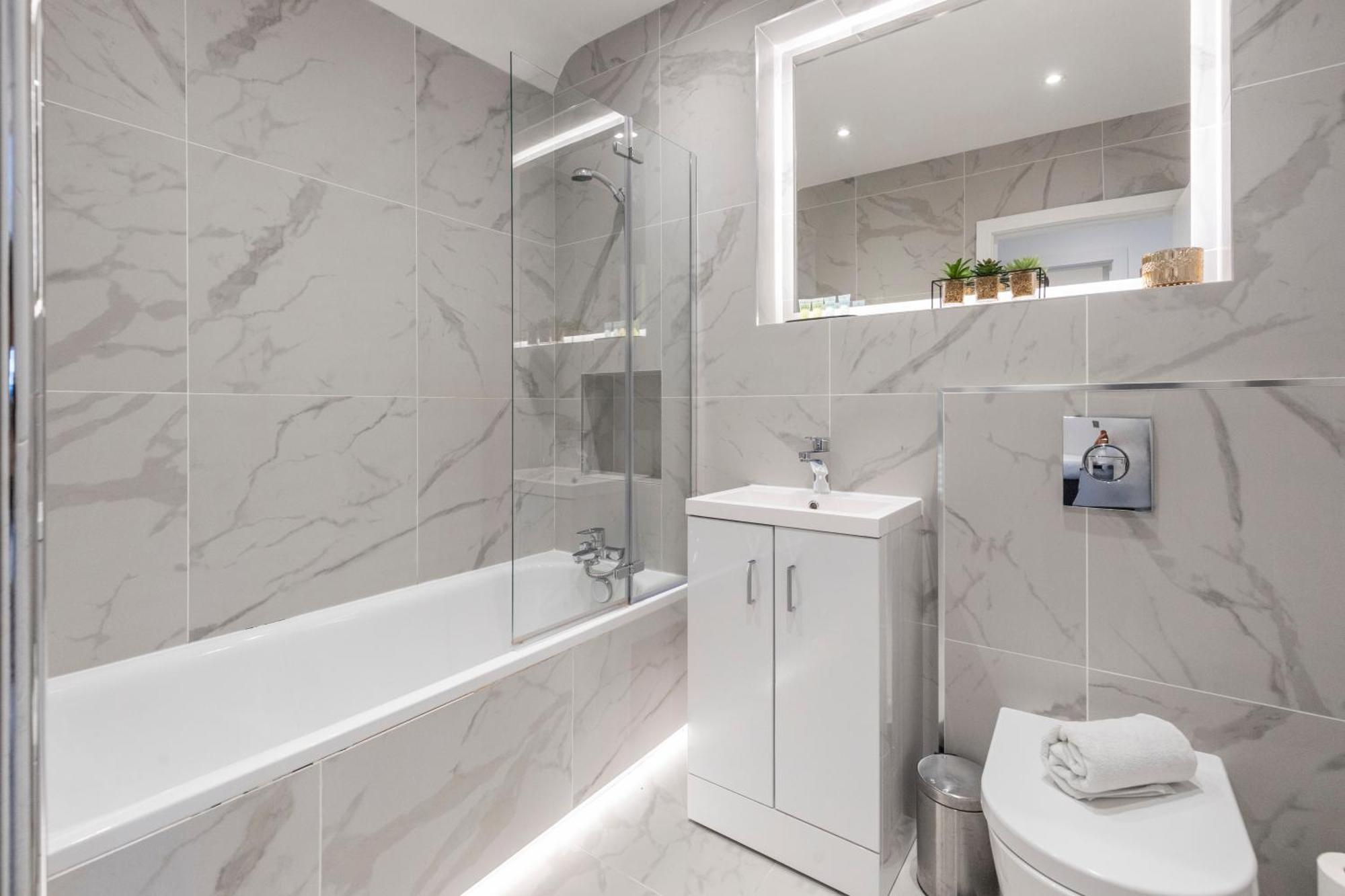 Luxurious 2 Bedroom - Apartment - Central Location Londres Extérieur photo